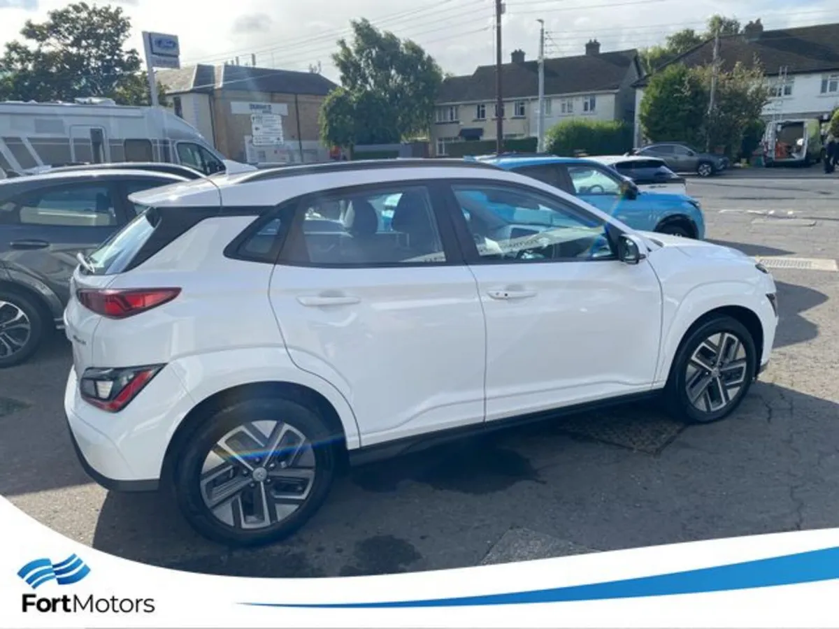 Hyundai KONA Hatchback, Electric, 2023, White