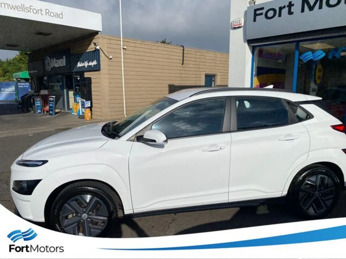 Hyundai KONA Hatchback, Electric, 2023, White