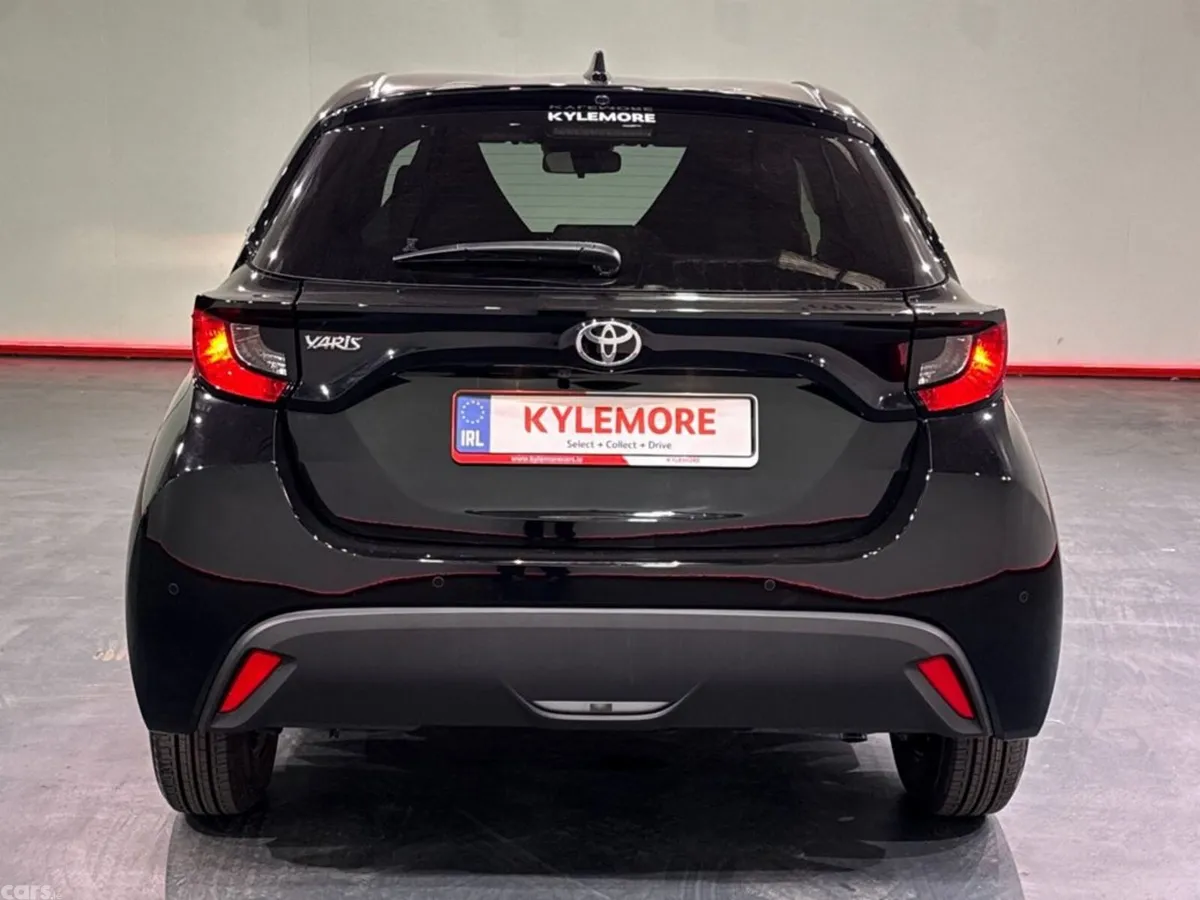 Toyota Yaris Hatchback, Petrol, 2025, Black