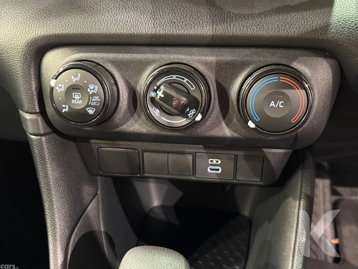 Toyota Yaris Hatchback, Petrol, 2025, Black