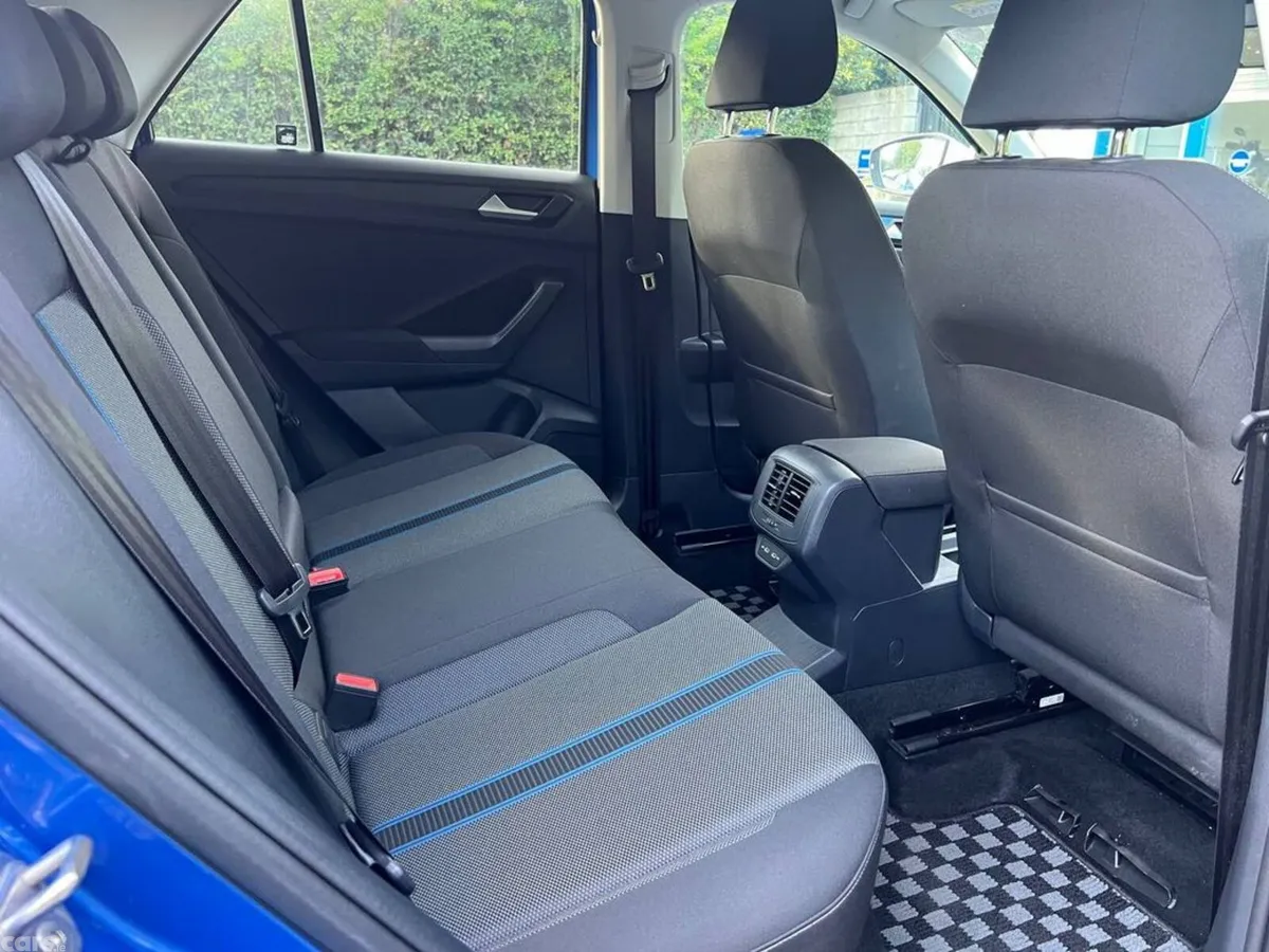Volkswagen T-Roc SUV, Diesel, 2021, Blue