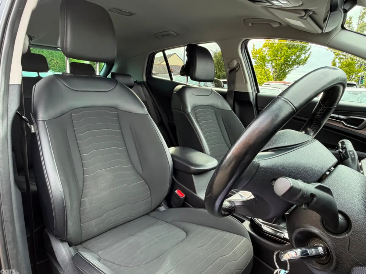 Kia Sportage MPV, Diesel, 2023, Black