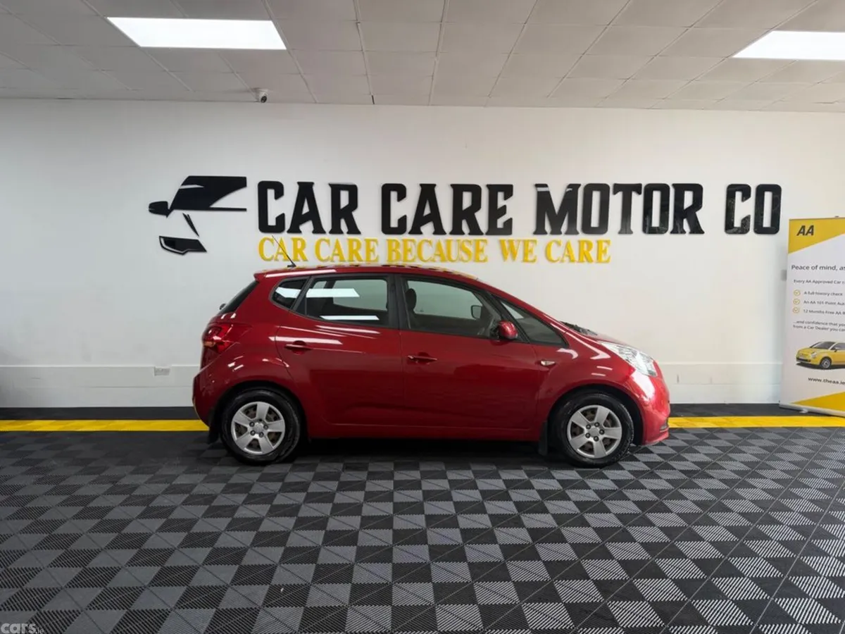 Kia Venga MPV, Petrol, 2017, Red