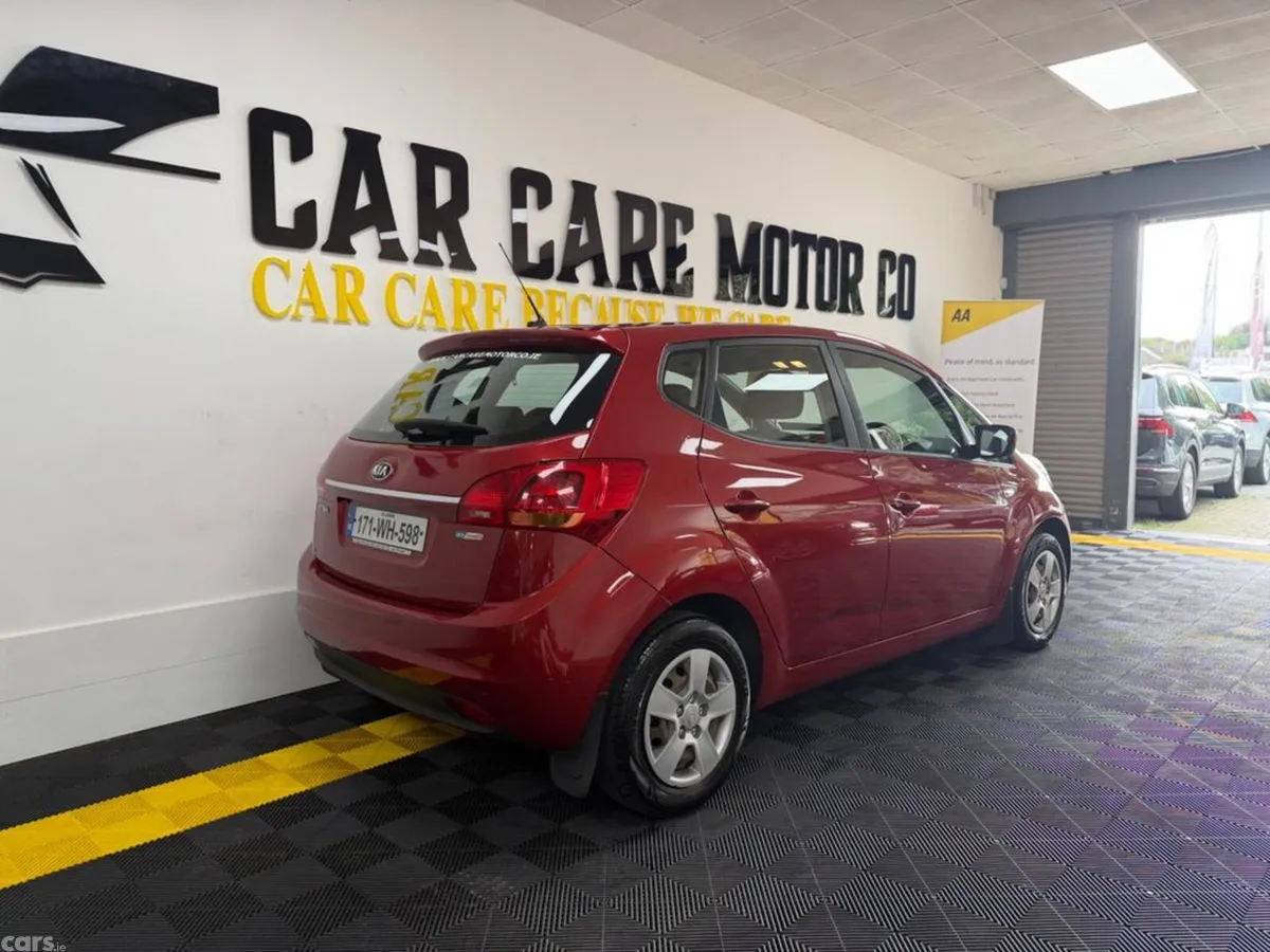 Kia Venga MPV, Petrol, 2017, Red