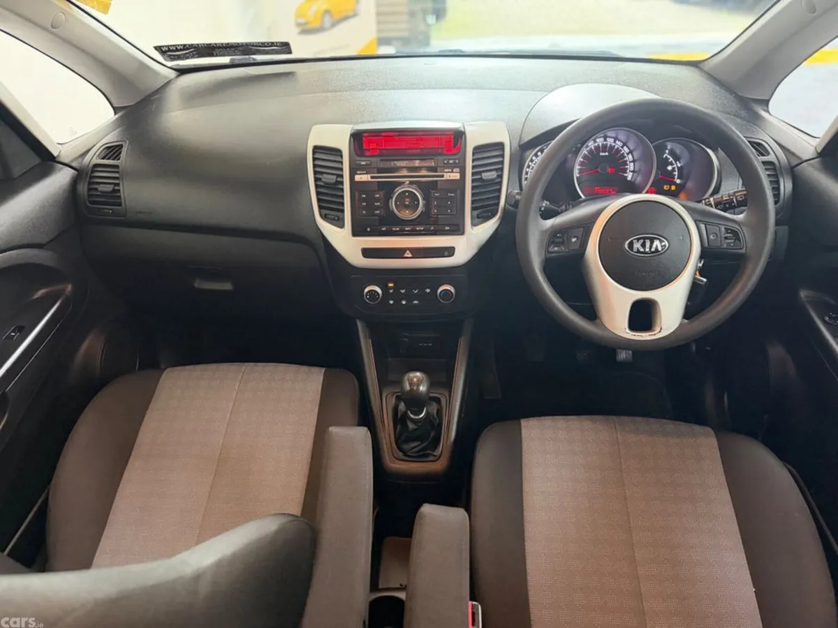 Kia Venga MPV, Petrol, 2017, Red
