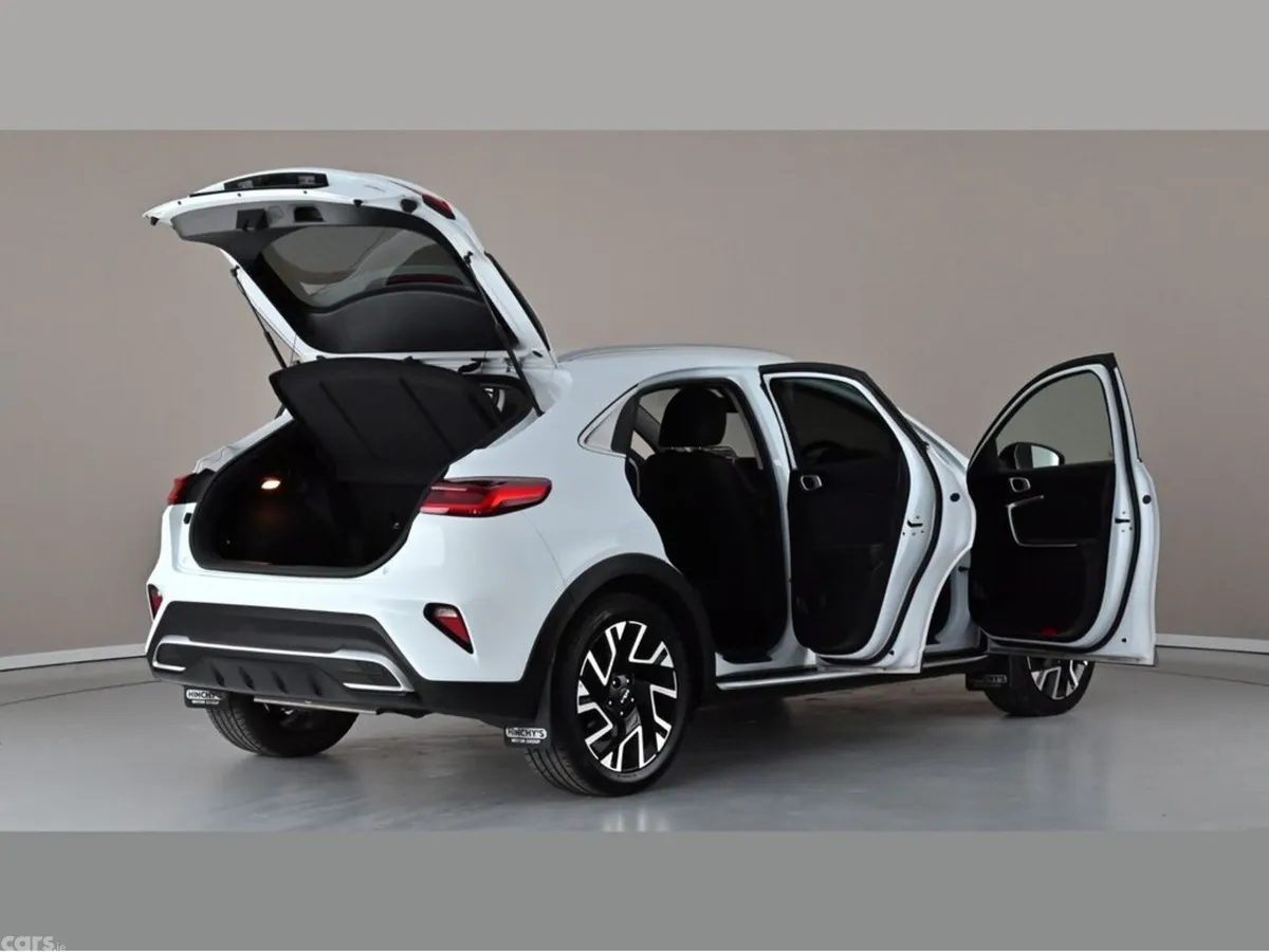 Kia XCeed Hatchback, Petrol Plug-in Hybrid, 2024, White