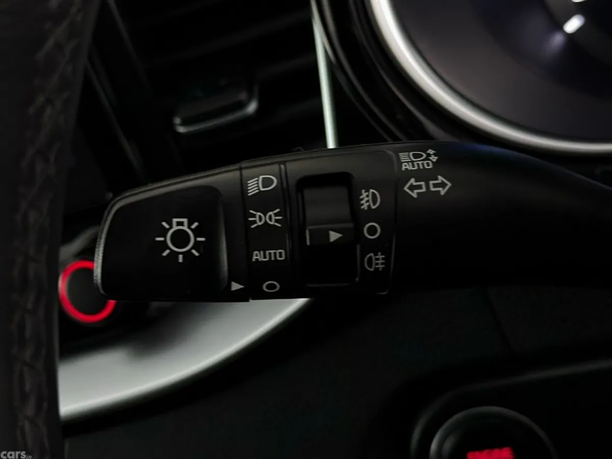 Kia XCeed Hatchback, Petrol Plug-in Hybrid, 2024, White