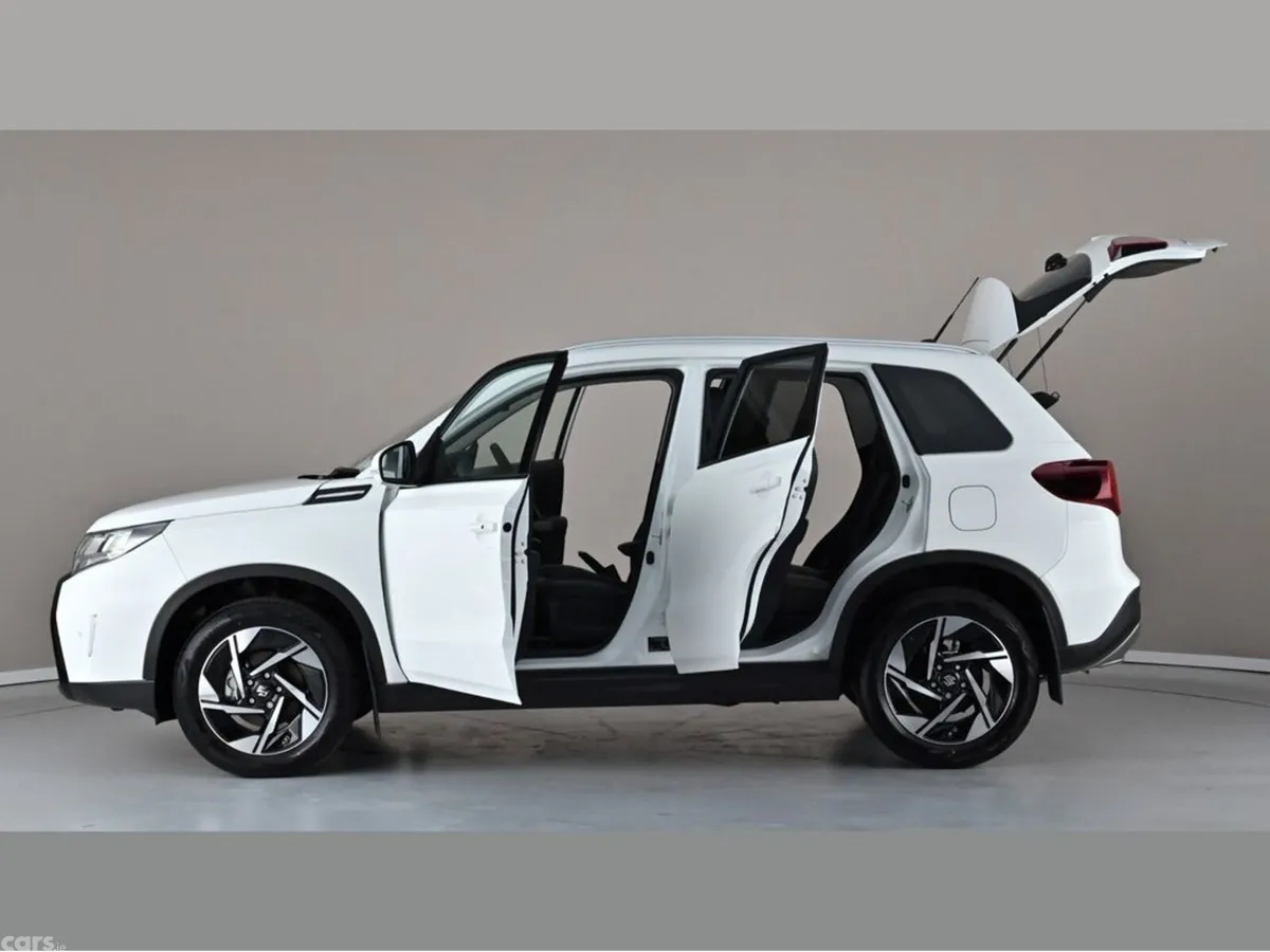 Suzuki Vitara SUV, Petrol Hybrid, 2026, White