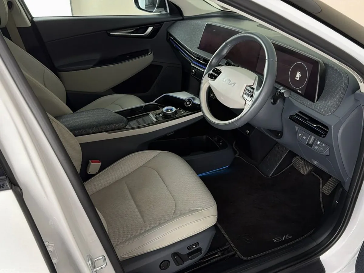 Kia EV6 MPV, Electric, 2022, White