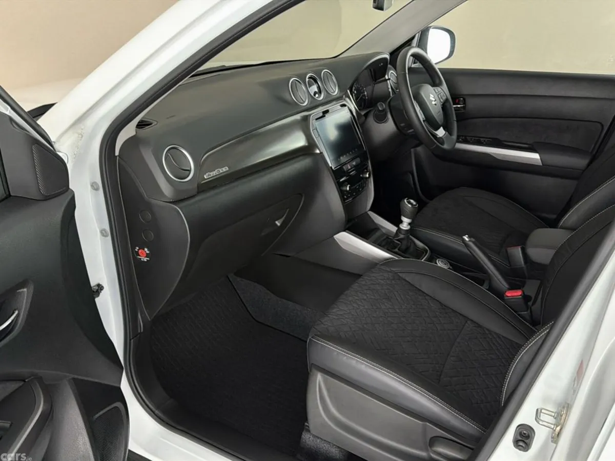 Suzuki Vitara SUV, Petrol Hybrid, 2026, White