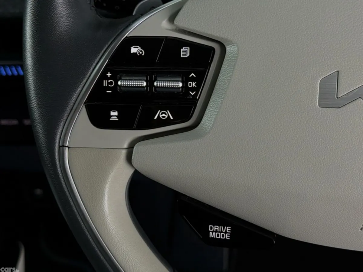 Kia EV6 MPV, Electric, 2022, White