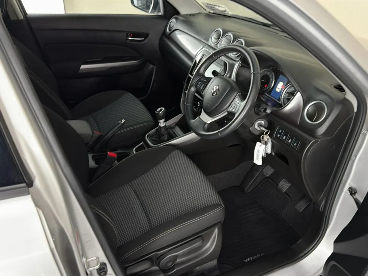 Suzuki Vitara SUV, Petrol, 2024, Grey