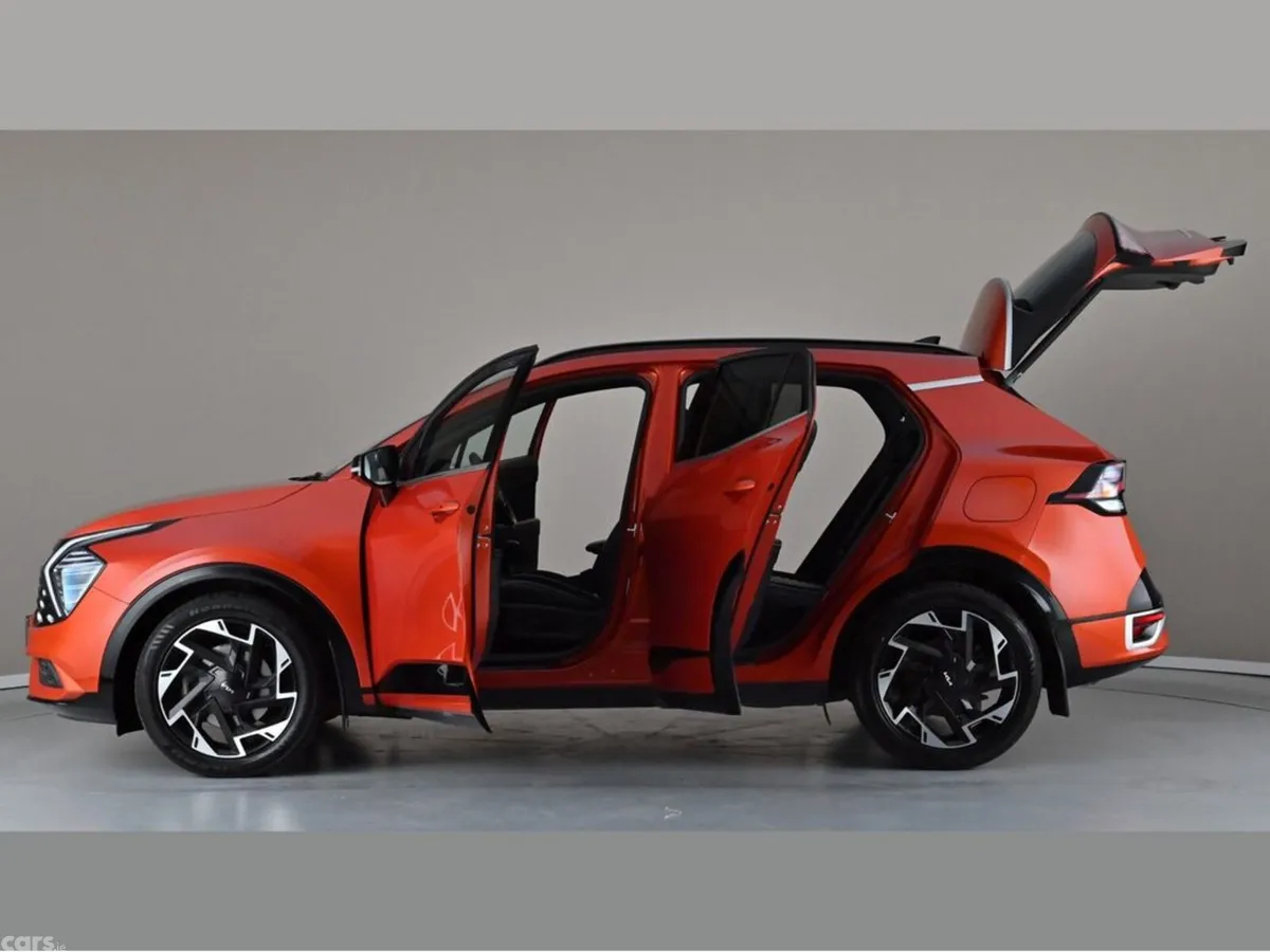 Kia Sportage SUV, Diesel Hybrid, 2024, Orange