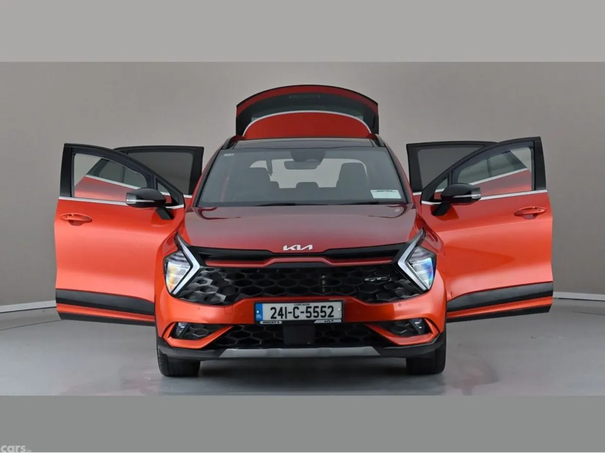 Kia Sportage SUV, Diesel Hybrid, 2024, Orange