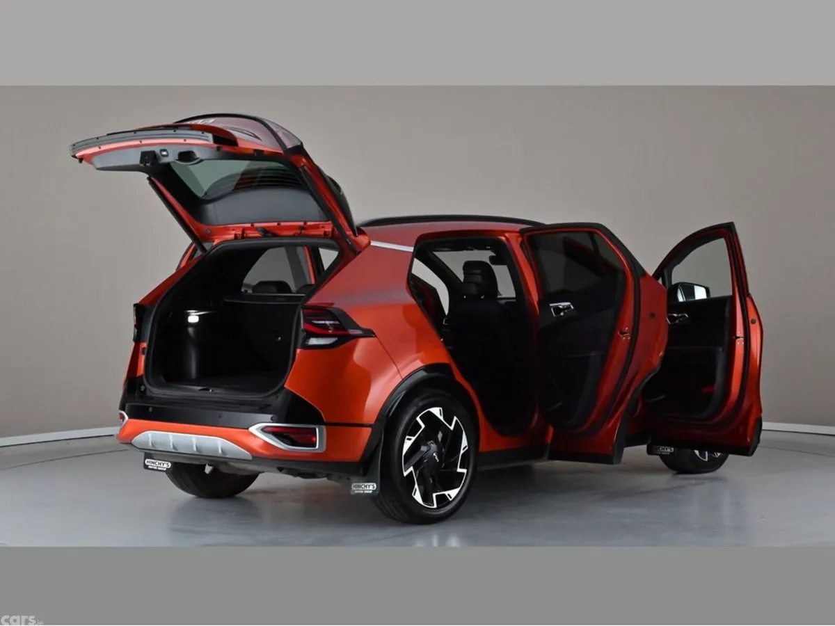 Kia Sportage SUV, Diesel Hybrid, 2024, Orange