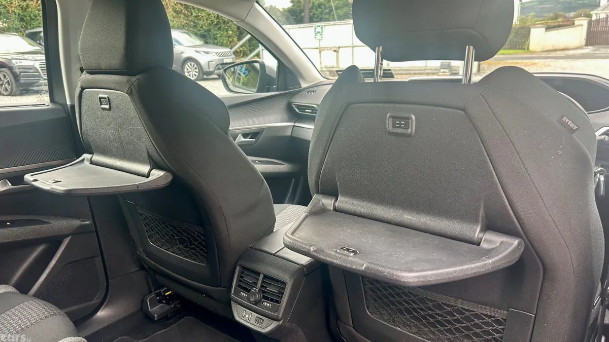 Peugeot 5008 MPV, Diesel, 2018, Grey