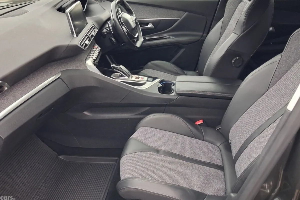 Peugeot 3008 SUV, Diesel, 2019, Grey