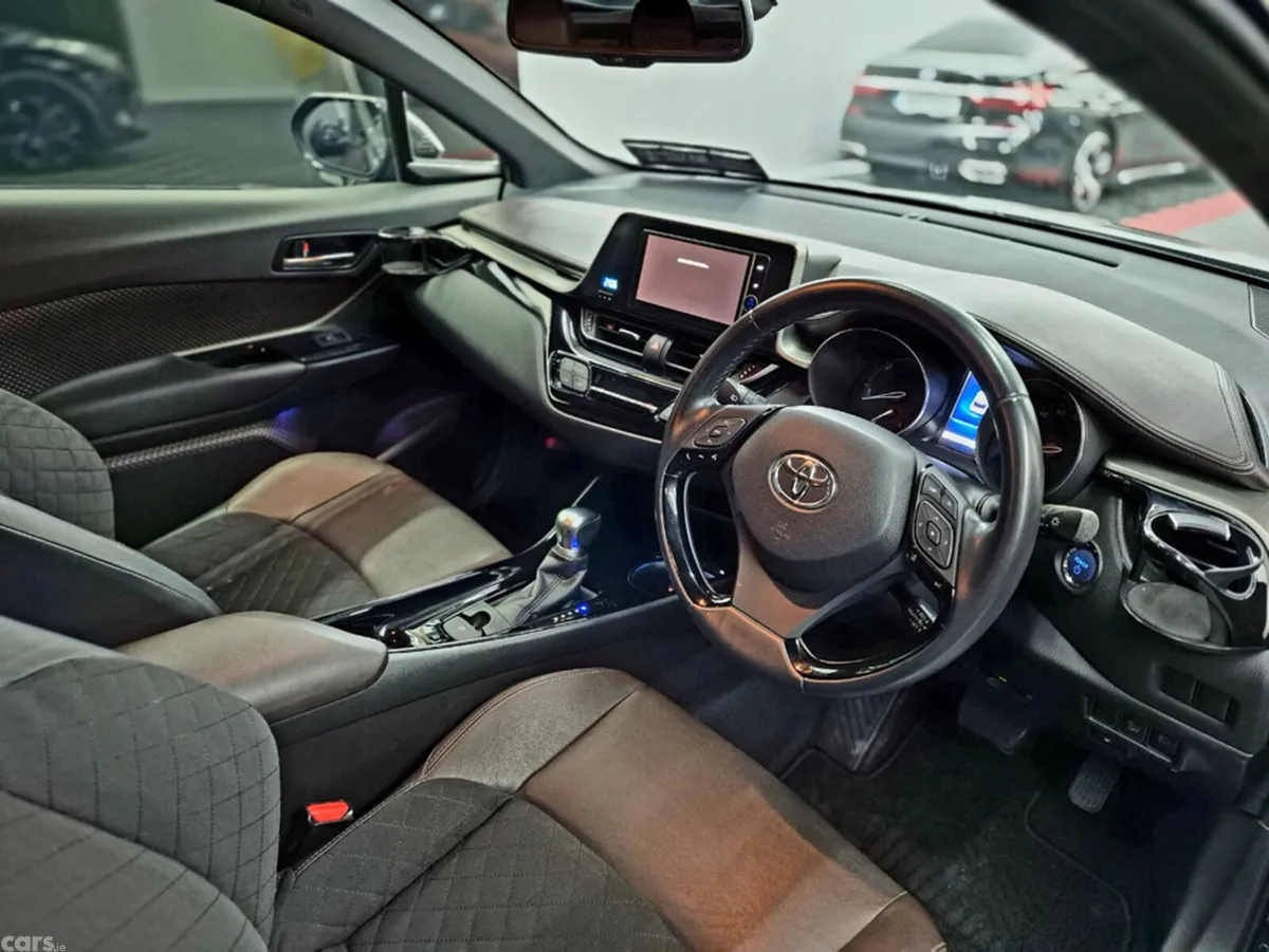 Toyota C-HR MPV, Petrol Hybrid, 2016, Black