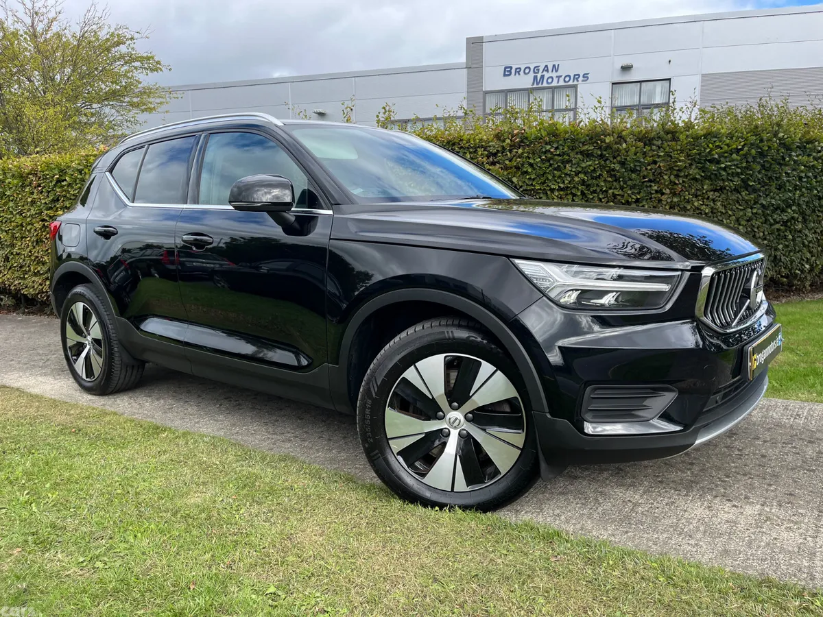 Volvo XC40 SUV, Petrol Plug-in Hybrid, 2022, Black