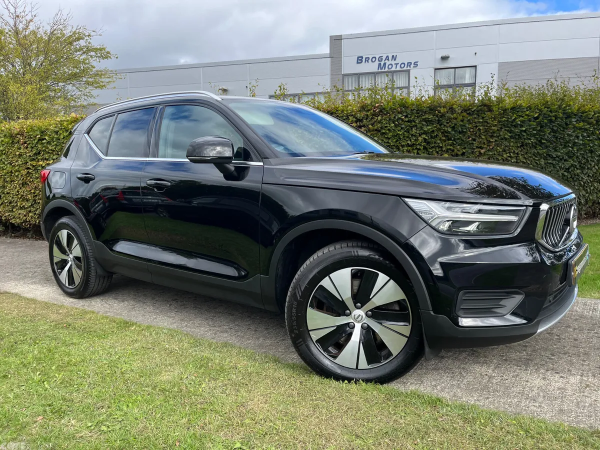 Volvo XC40 SUV, Petrol Plug-in Hybrid, 2022, Black