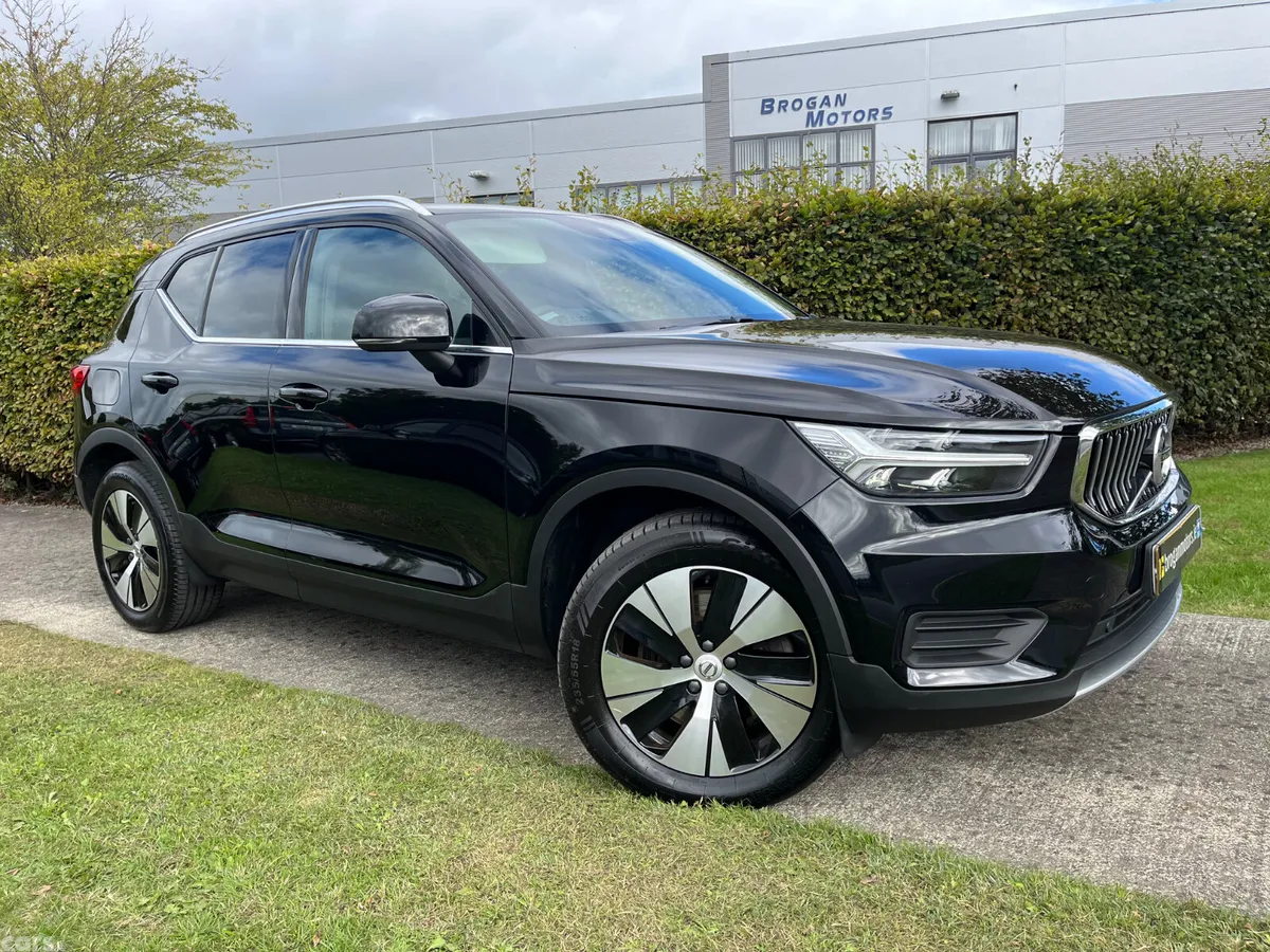 Volvo XC40 SUV, Petrol Plug-in Hybrid, 2022, Black