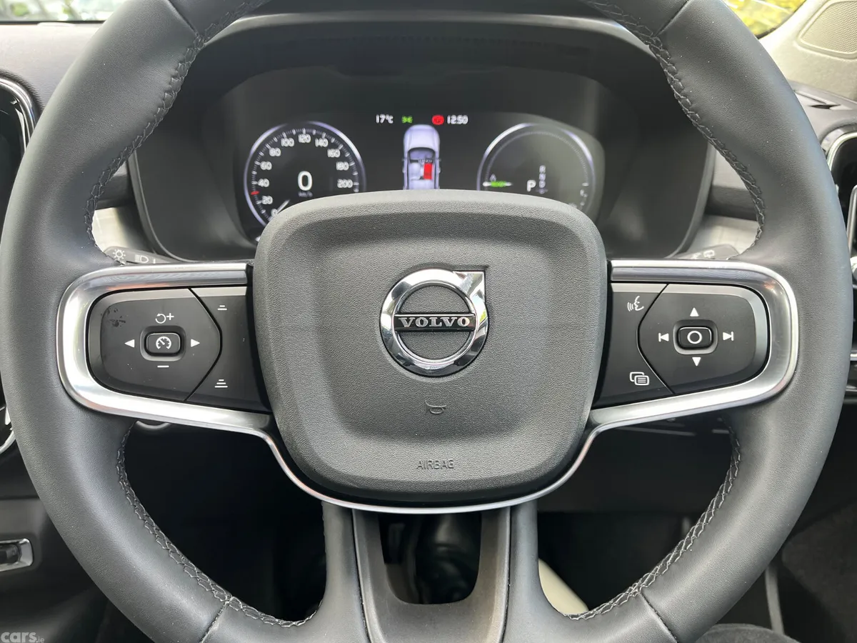Volvo XC40 SUV, Petrol Plug-in Hybrid, 2022, Black