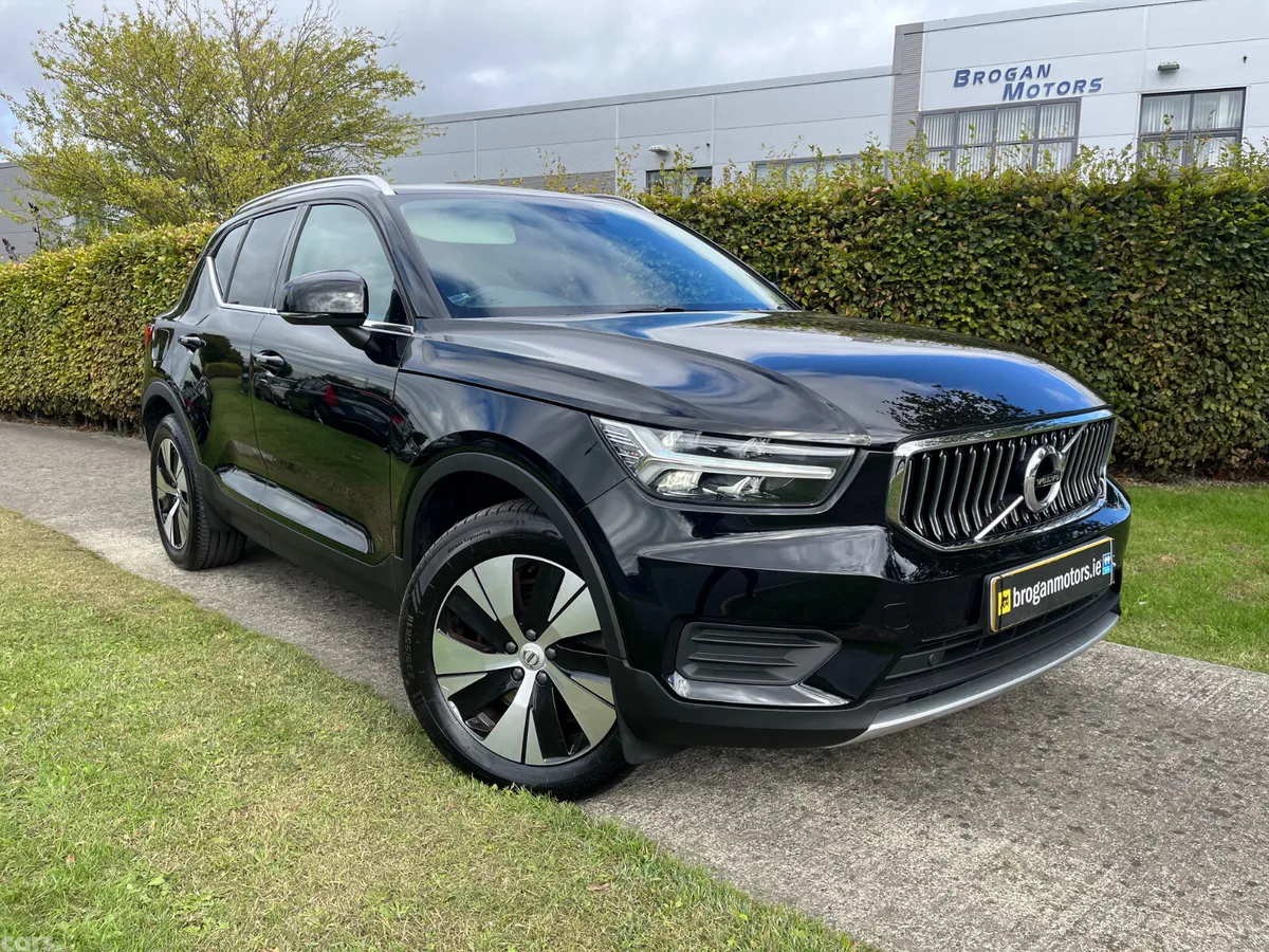 Volvo XC40 SUV, Petrol Plug-in Hybrid, 2022, Black