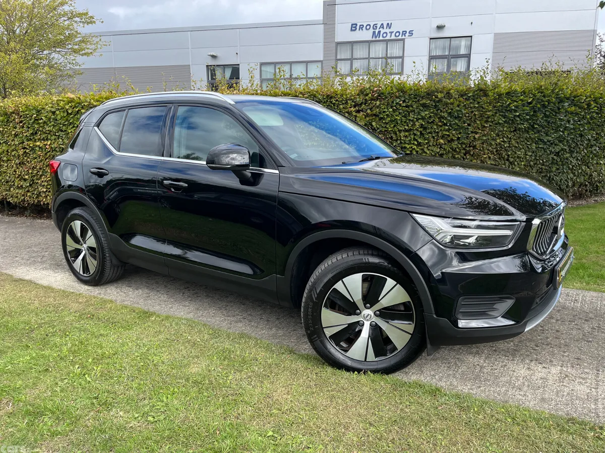 Volvo XC40 SUV, Petrol Plug-in Hybrid, 2022, Black