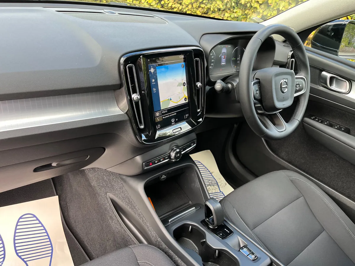 Volvo XC40 SUV, Petrol Plug-in Hybrid, 2022, Black