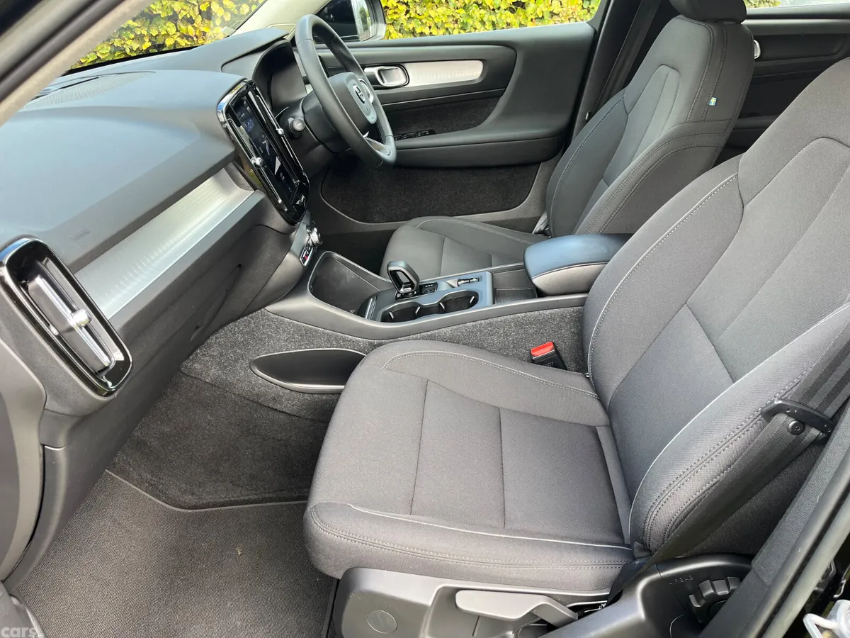 Volvo XC40 SUV, Petrol Plug-in Hybrid, 2022, Black