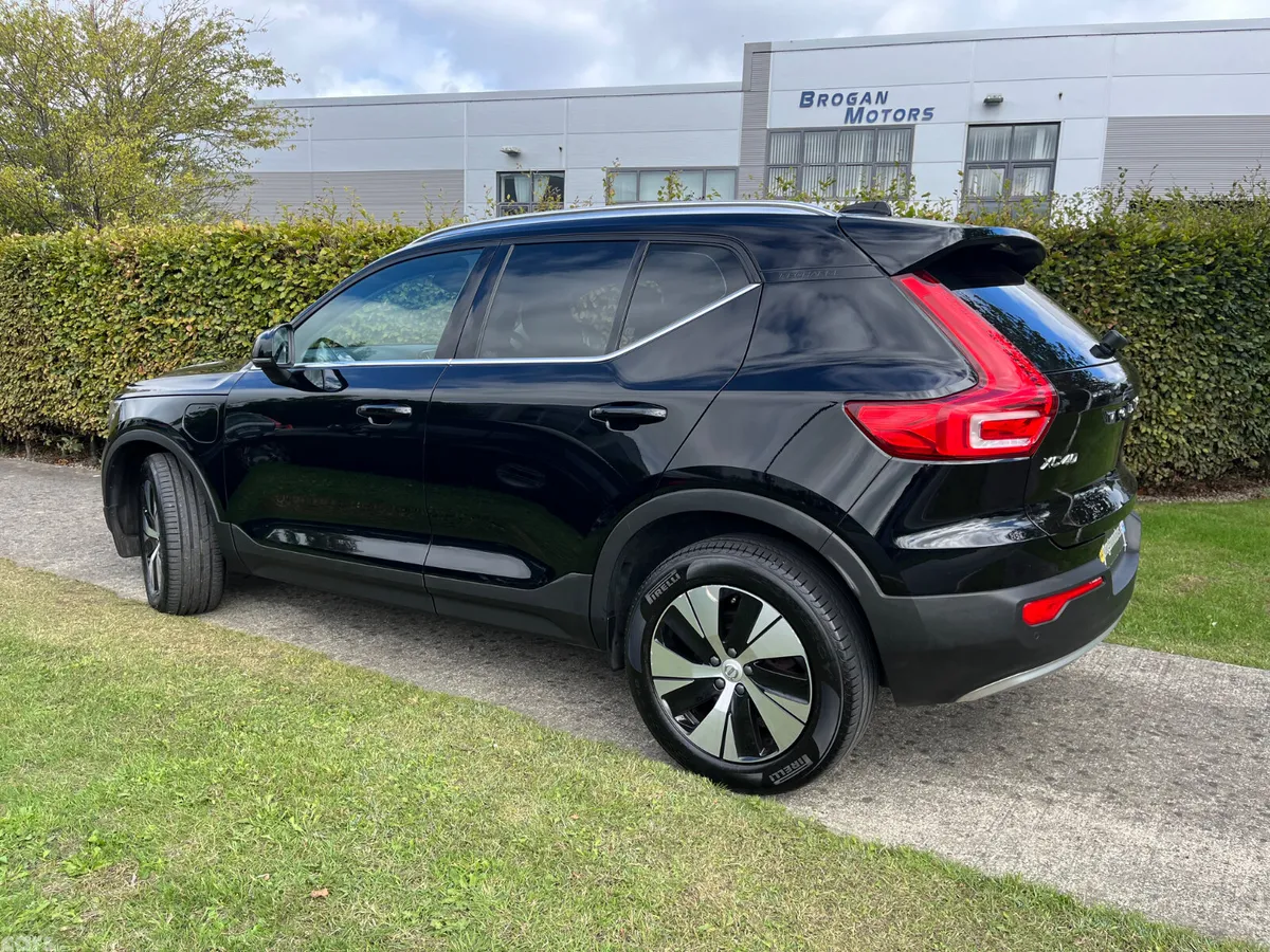 Volvo XC40 SUV, Petrol Plug-in Hybrid, 2022, Black
