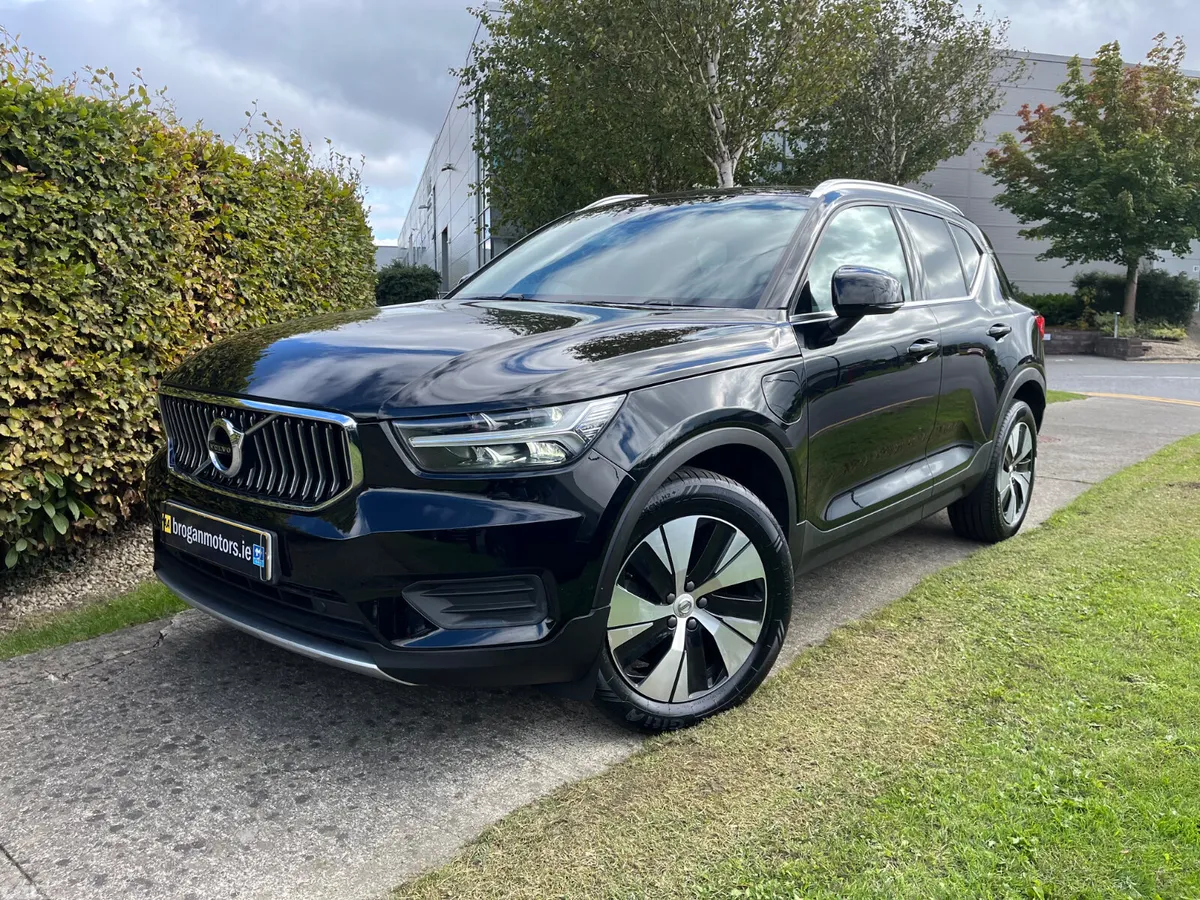 Volvo XC40 SUV, Petrol Plug-in Hybrid, 2022, Black