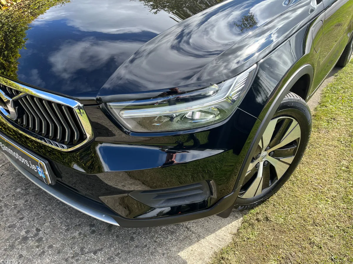 Volvo XC40 SUV, Petrol Plug-in Hybrid, 2022, Black
