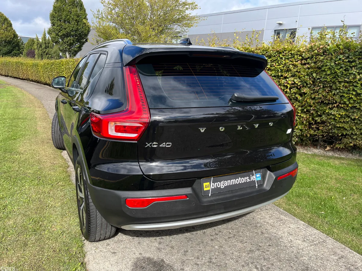 Volvo XC40 SUV, Petrol Plug-in Hybrid, 2022, Black