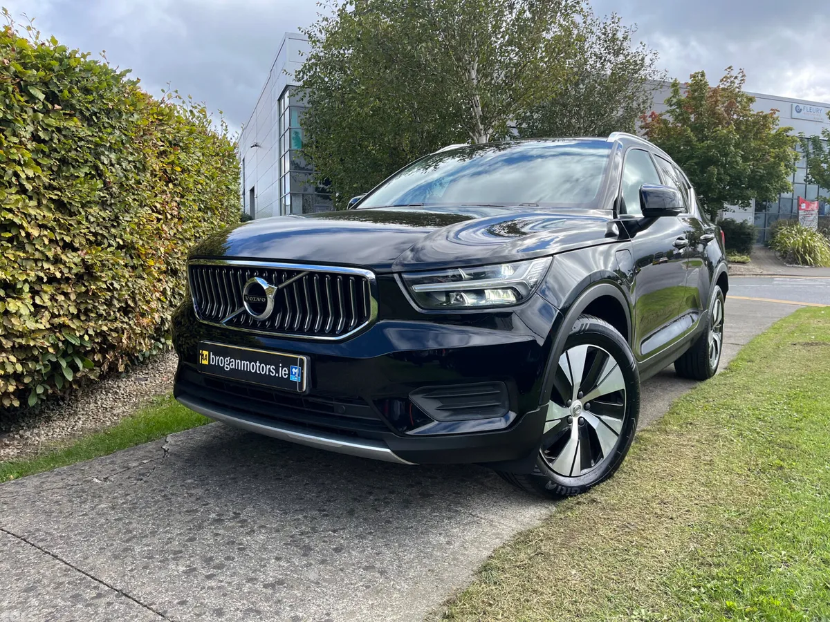Volvo XC40 SUV, Petrol Plug-in Hybrid, 2022, Black