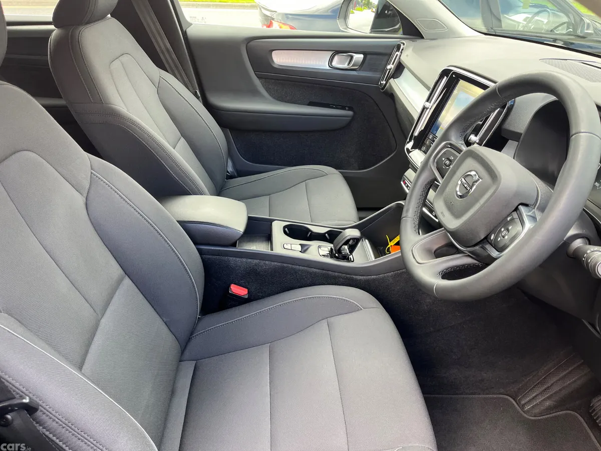 Volvo XC40 SUV, Petrol Plug-in Hybrid, 2022, Black