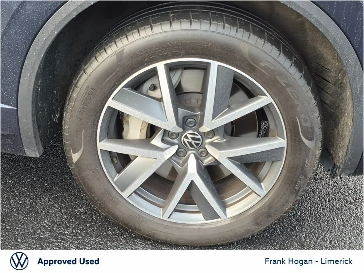 Volkswagen Touareg SUV, Petrol Plug-in Hybrid, 2024, Blue