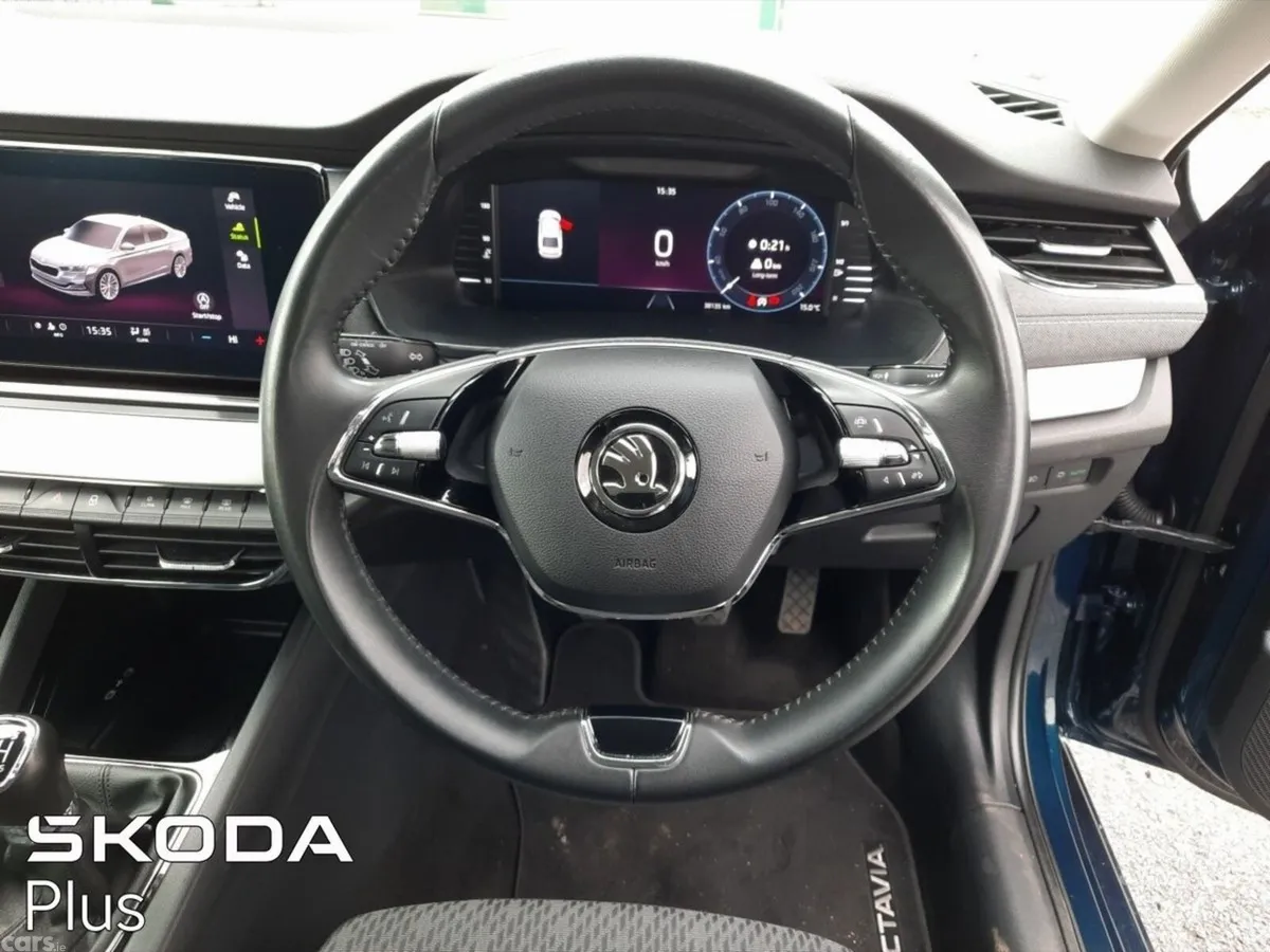 Skoda Octavia Saloon, Diesel, 2023, Blue