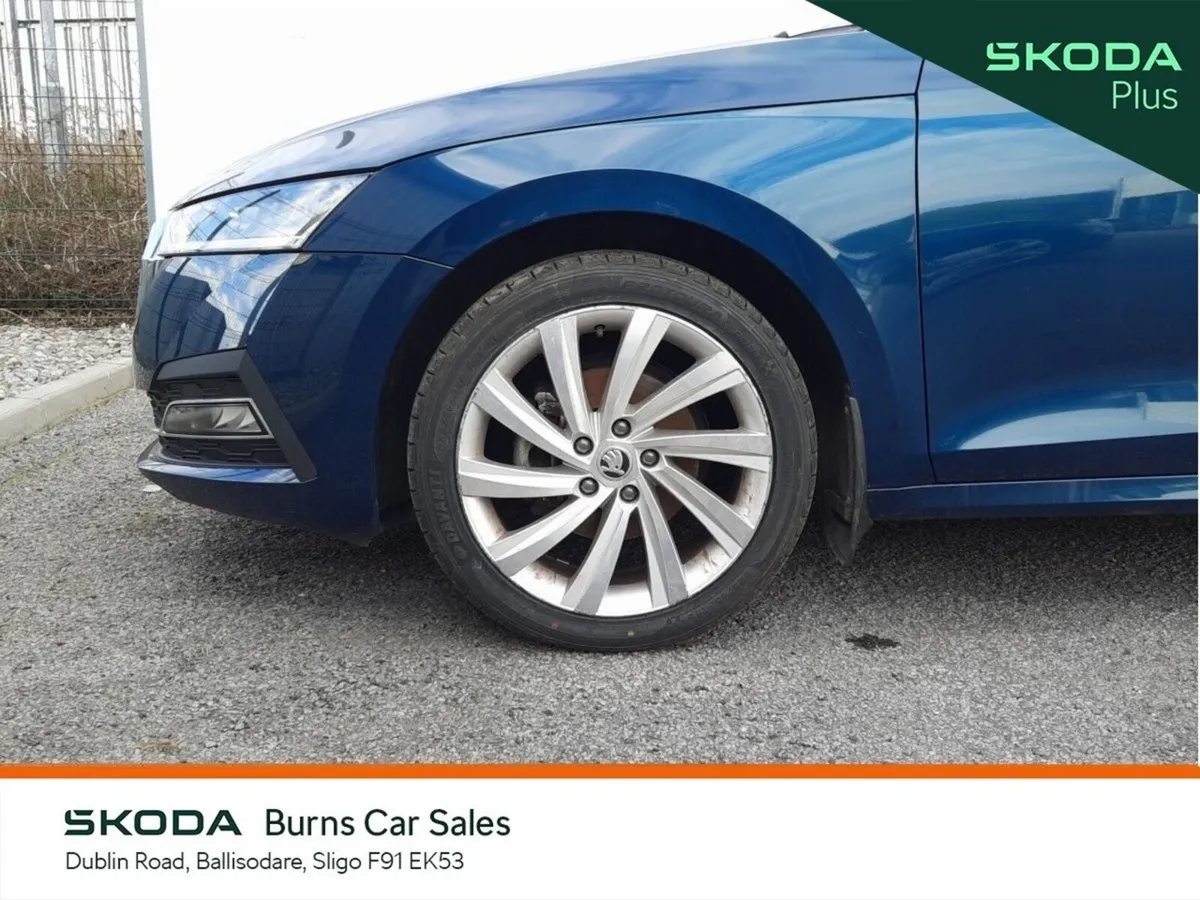 Skoda Octavia Saloon, Diesel, 2023, Blue