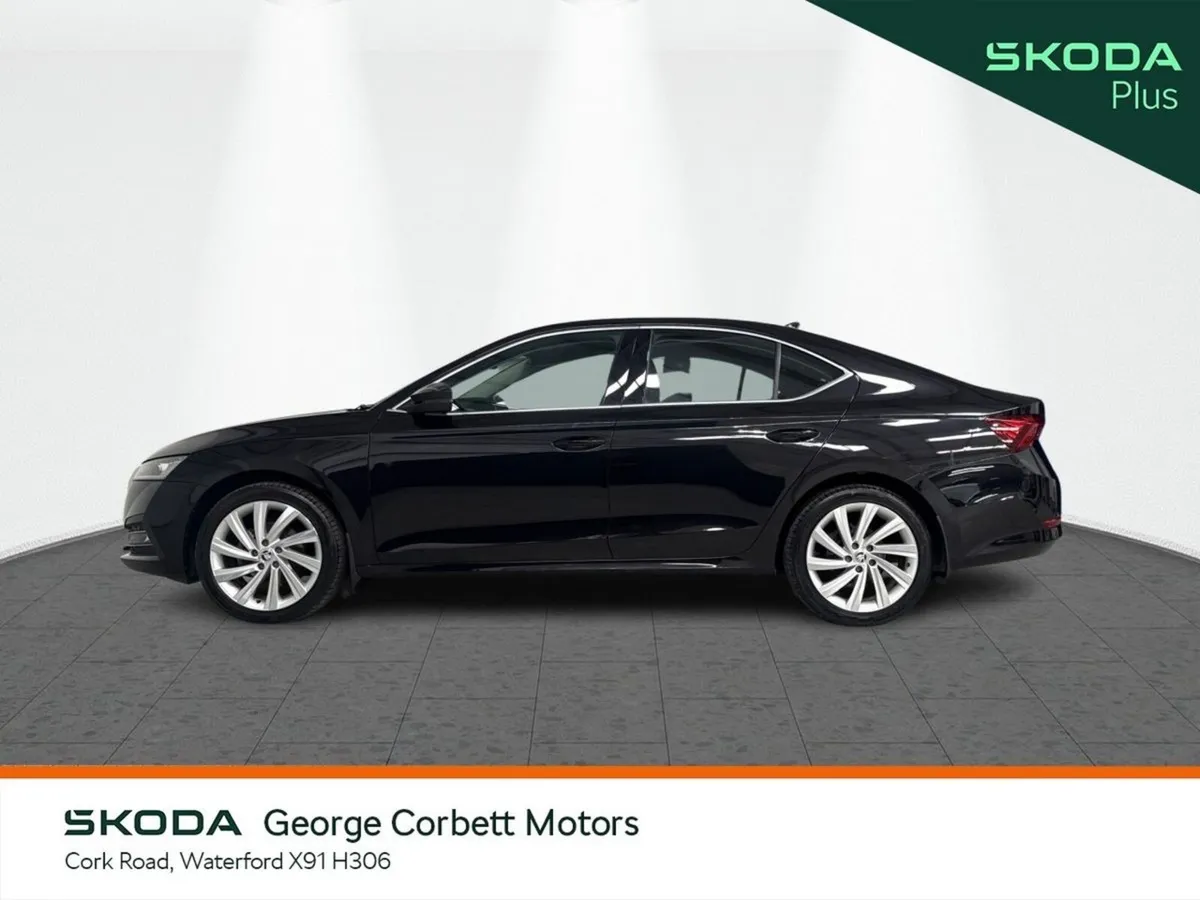 Skoda Octavia Saloon, Diesel, 2024, Black