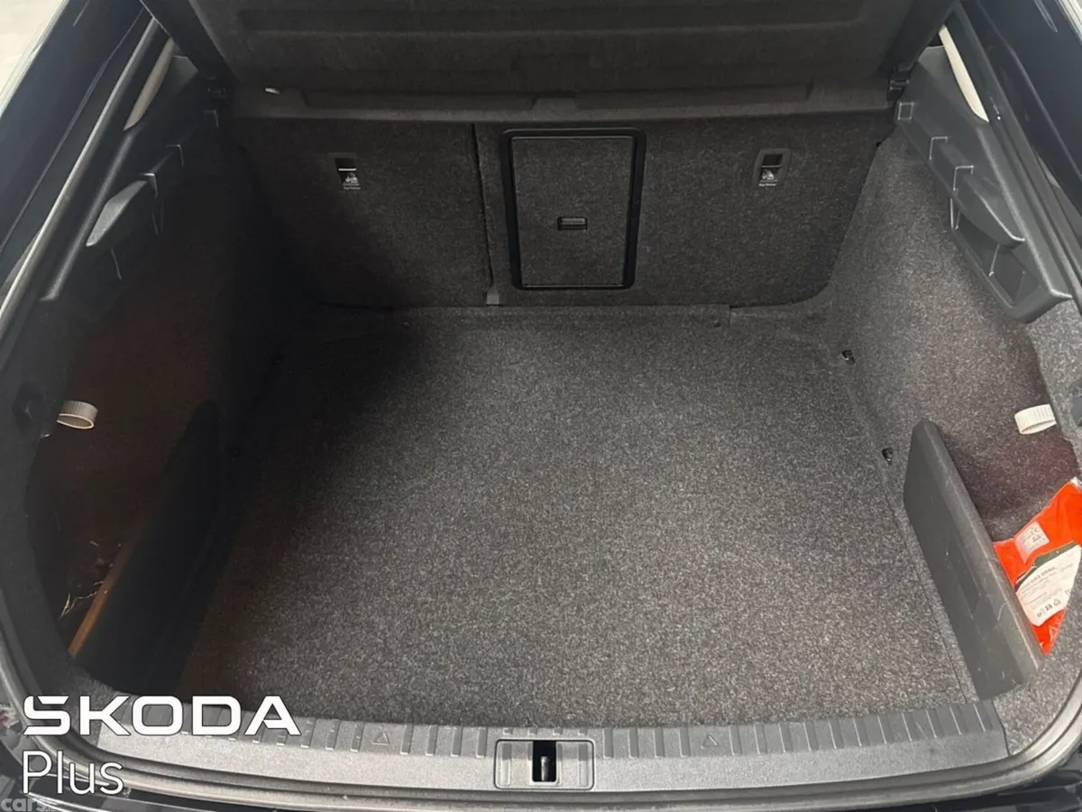 Skoda Octavia Saloon, Diesel, 2024, Black