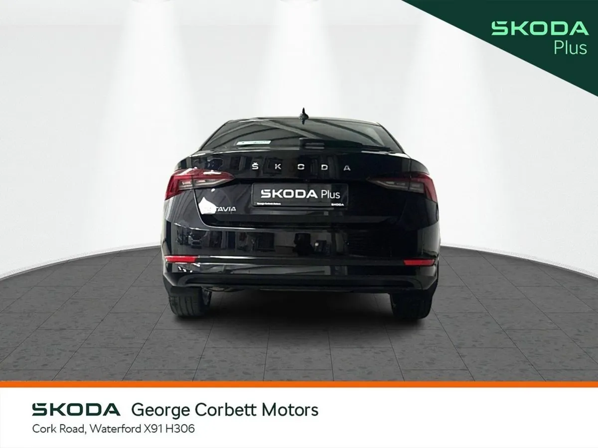 Skoda Octavia Saloon, Diesel, 2024, Black