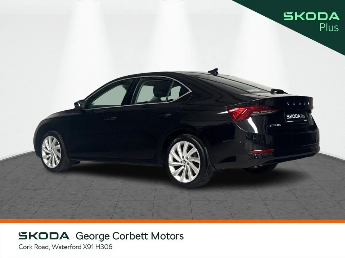 Skoda Octavia Saloon, Diesel, 2024, Black