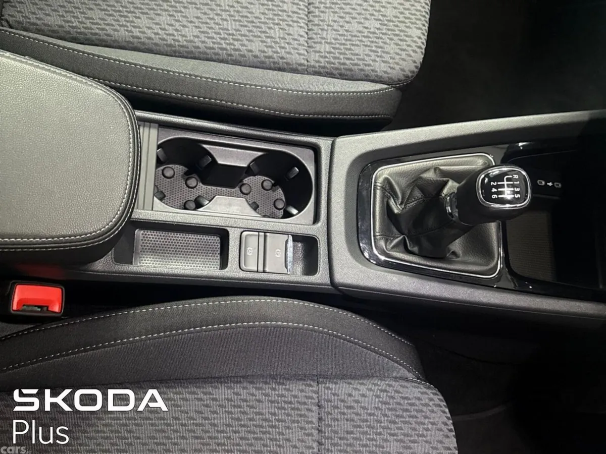 Skoda Octavia Saloon, Diesel, 2024, Black