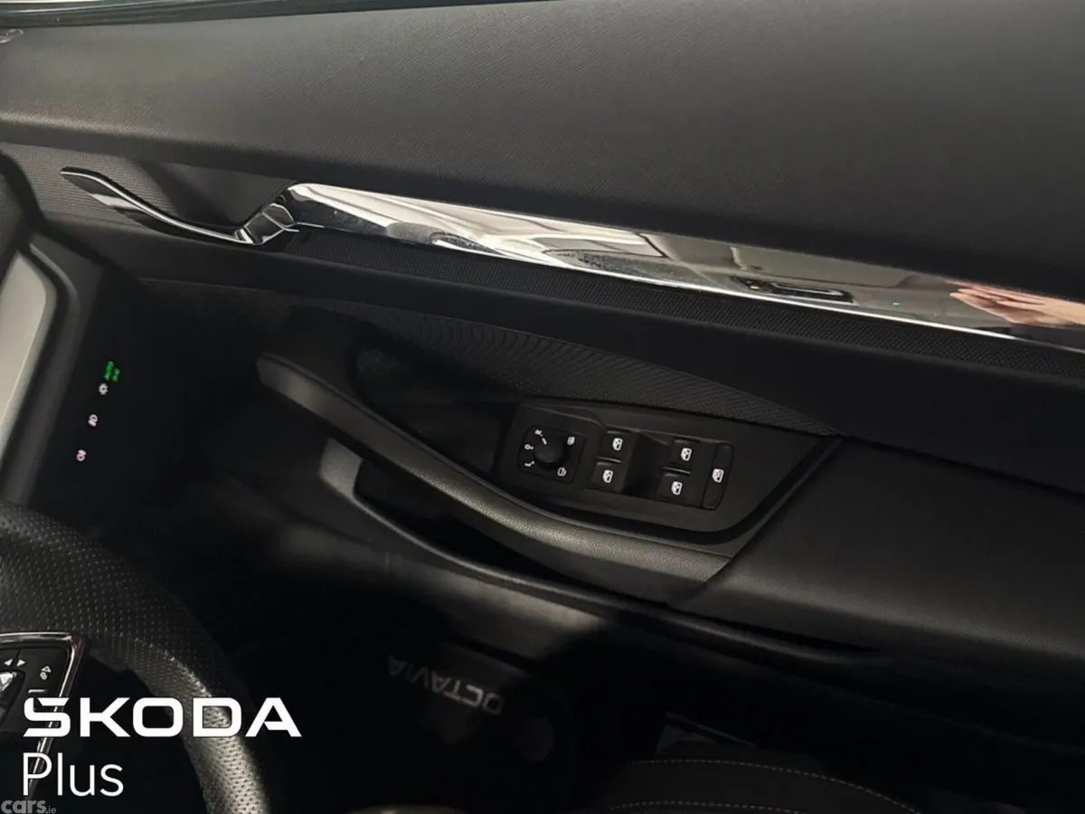 Skoda Octavia Saloon, Diesel, 2024, Black