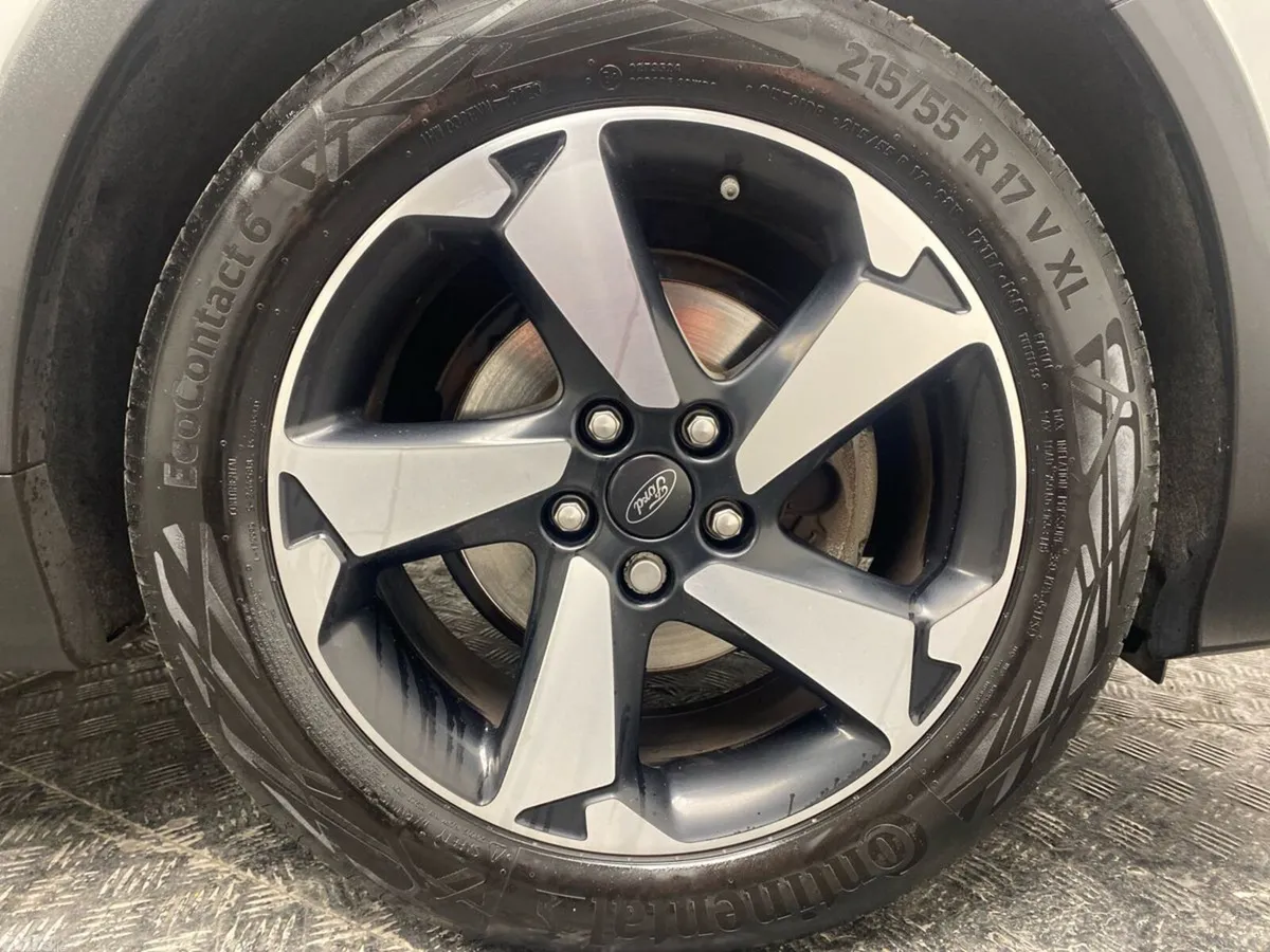 Ford Focus Hatchback, Petrol, 2023, Grey