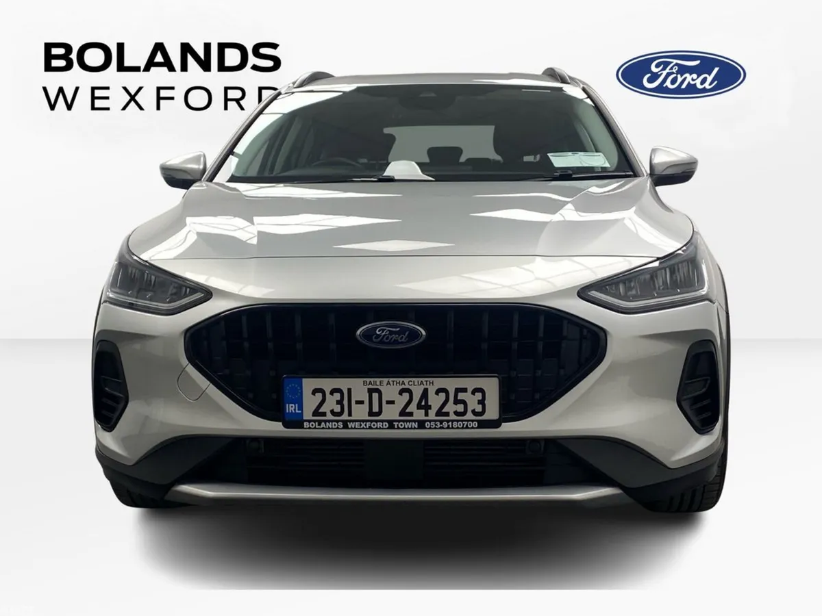 Ford Focus Hatchback, Petrol, 2023, Grey