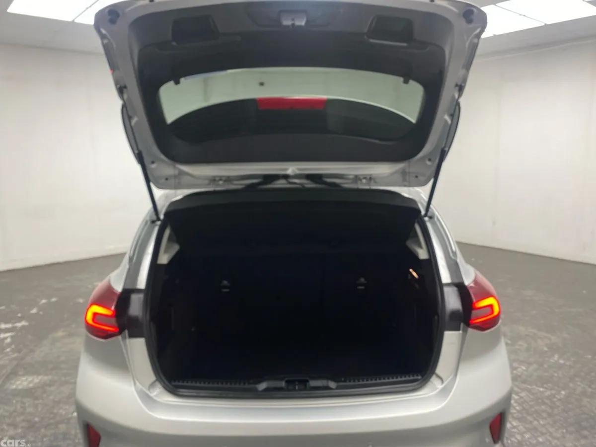 Ford Focus Hatchback, Petrol, 2023, Grey