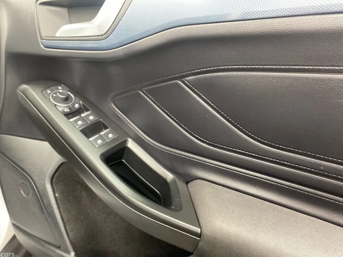 Ford Focus Hatchback, Petrol, 2023, Grey