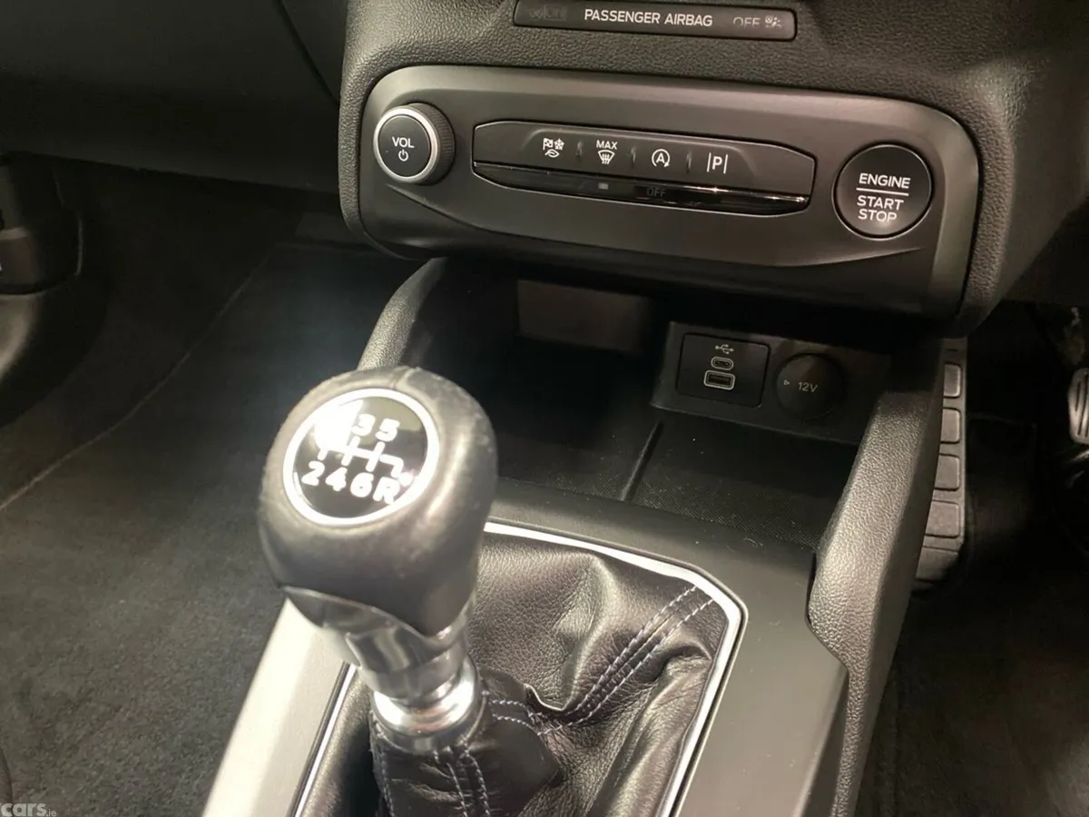 Ford Focus Hatchback, Petrol, 2023, Grey
